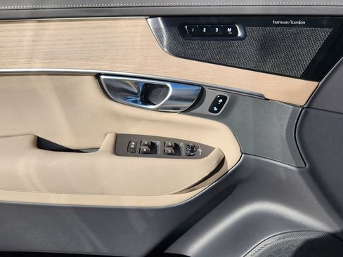 New 2026 Volvo XC90 B6 Plus w/ Protection Package Premier image 4