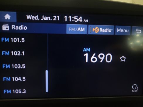 Used 2021 Hyundai Elantra SE image 25