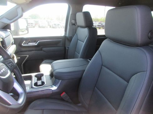 New 2026 GMC Sierra 2500 SLT w/ SLT Premium Package AWD/4WD image 13