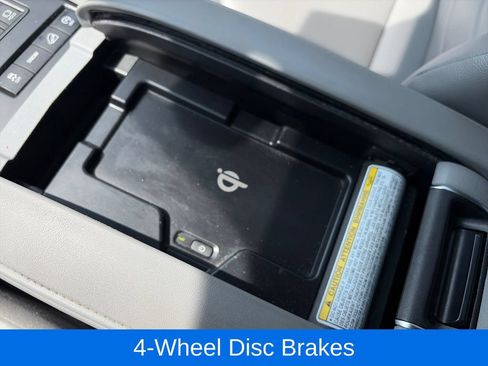 Used 2022 Toyota Highlander XLE AWD/4WD image 26