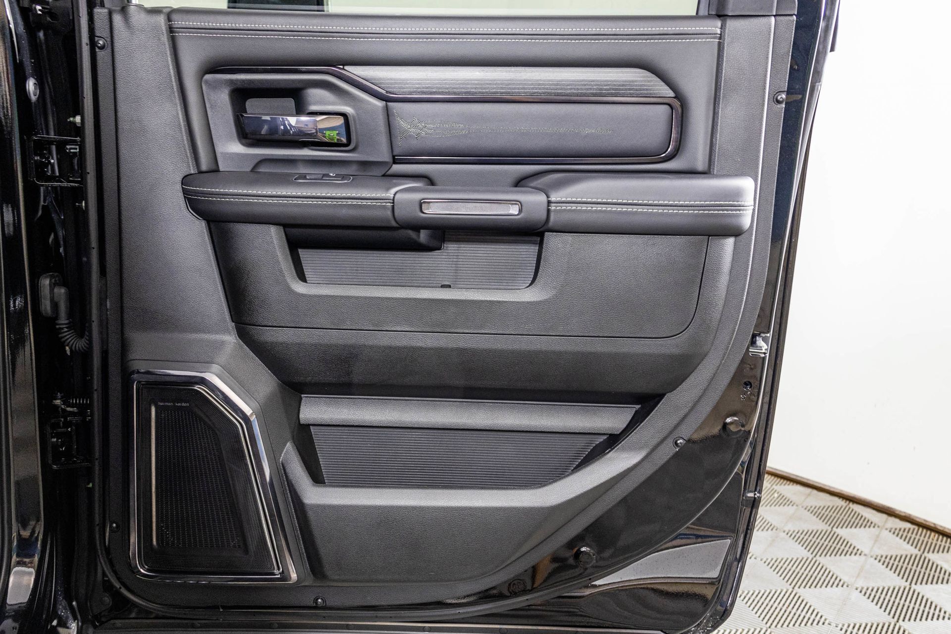 Used 2024 RAM 3500 Limited AWD/4WD image 50