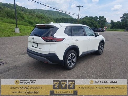 Used 2023 Nissan Rogue SV image 5