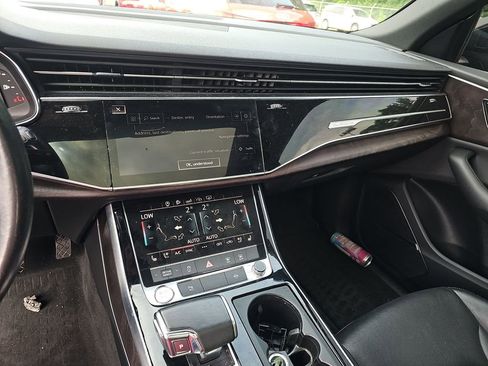 Used 2020 Audi Q8 Premium Plus w/ Premium Plus Package AWD/4WD image 6