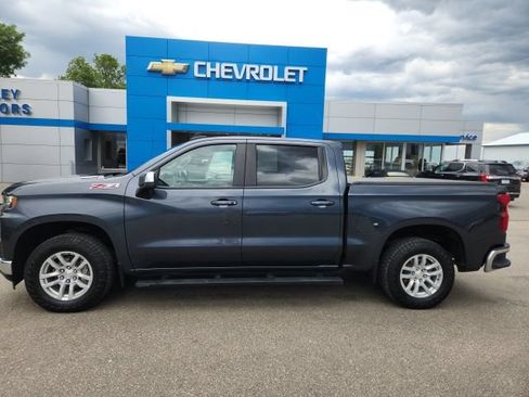 Used 2022 Chevrolet Silverado 1500 LT AWD/4WD image 1