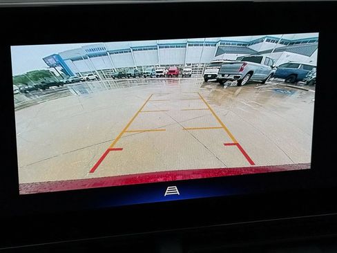 Used 2025 Chevrolet Trax LT w/ LT Convenience Package FWD image 17