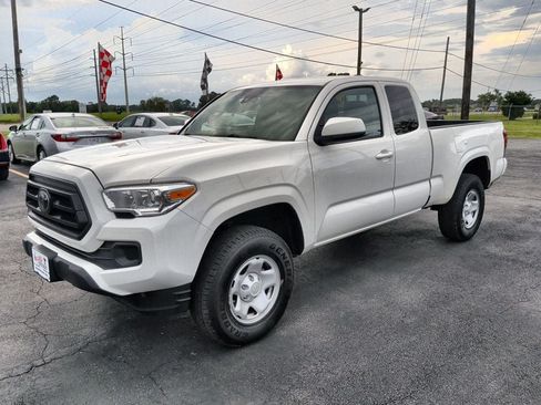 Used 2021 Toyota Tacoma SR RWD image 1
