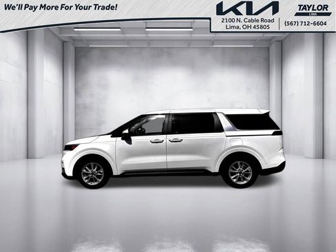 Used 2024 Kia Carnival LX image 3