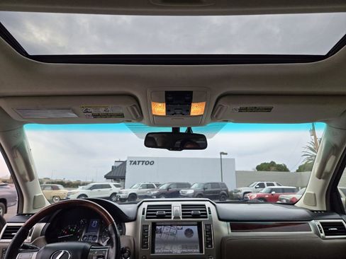 Used 2011 Lexus GX 460 image 18