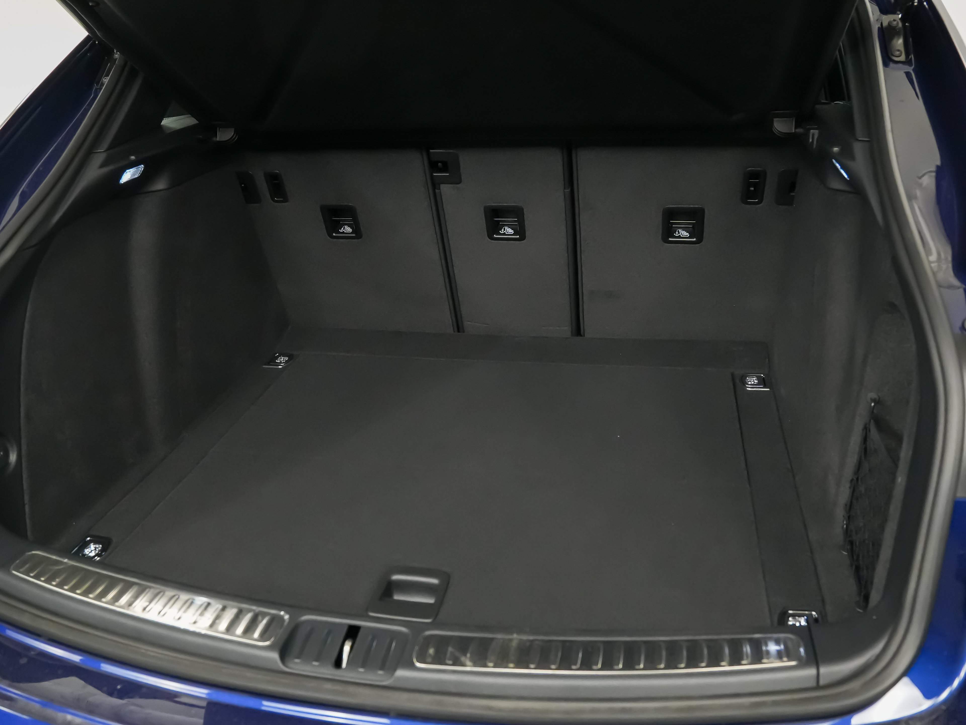 Certified 2026 Porsche Macan S AWD/4WD image 13