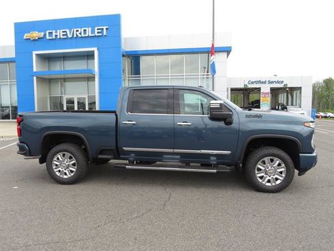 New 2025 Chevrolet Silverado 3500 High Country w/ LPO, Dark Essentials Package image 5