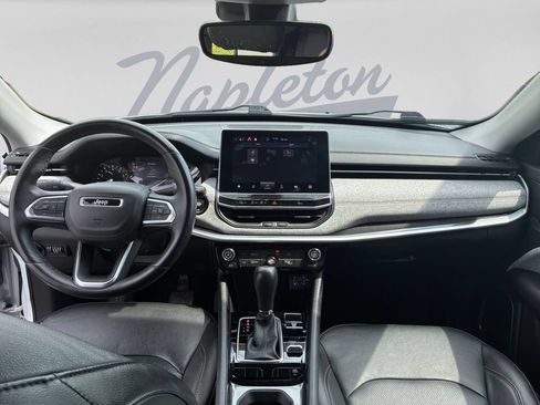 Used 2022 Jeep Compass Latitude AWD/4WD image 18