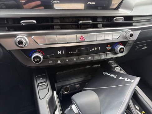 New 2025 Kia Telluride S image 16