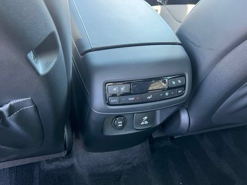 Certified 2025 Hyundai Palisade Calligraphy AWD/4WD image 17