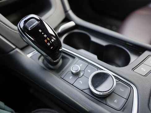 Used 2024 Cadillac XT6 Premium Luxury image 32