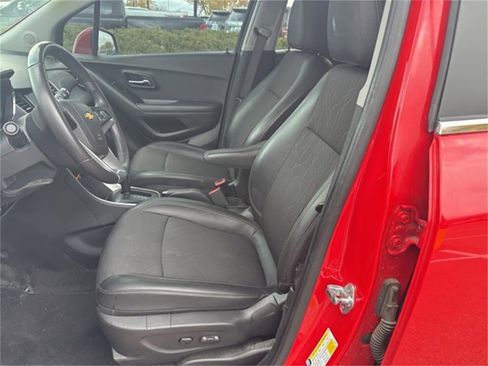 Certified 2020 Chevrolet Trax LT w/ LT Convenience Package image 8