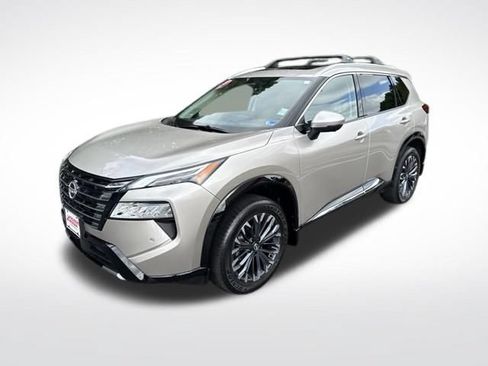 Used 2025 Nissan Rogue Platinum w/ Platinum Premium Package AWD/4WD image 3