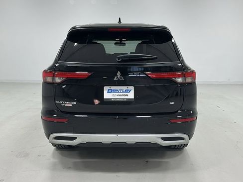 Used 2022 Mitsubishi Outlander SE image 5