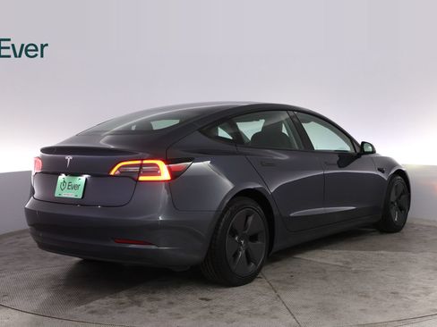 Used 2023 Tesla Model 3 Standard Range RWD image 3