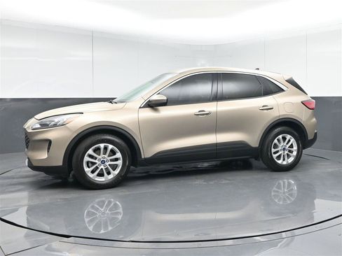 Used 2021 Ford Escape SE w/ Cold Weather Package FWD image 8