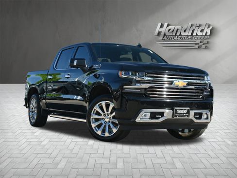Used 2020 Chevrolet Silverado 1500 High Country w/ Technology Package AWD/4WD image 2
