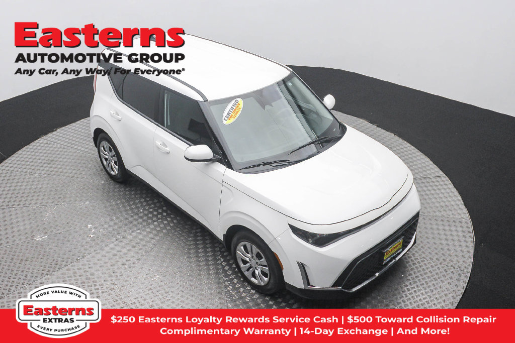 Used 2023 Kia Soul LX FWD image 4