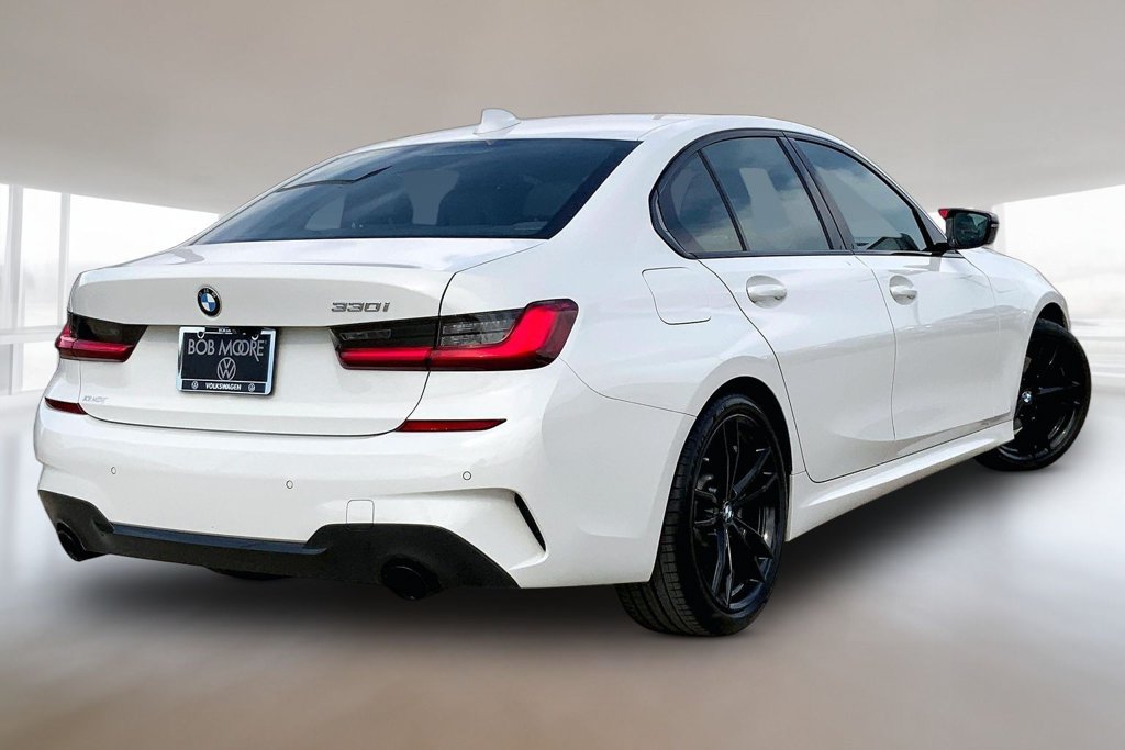 Used 2021 BMW 330i Sedan w/ M Sport Package RWD image 2