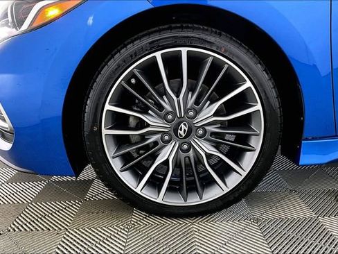 Used 2017 Hyundai Elantra Sport w/ Cargo Package image 8