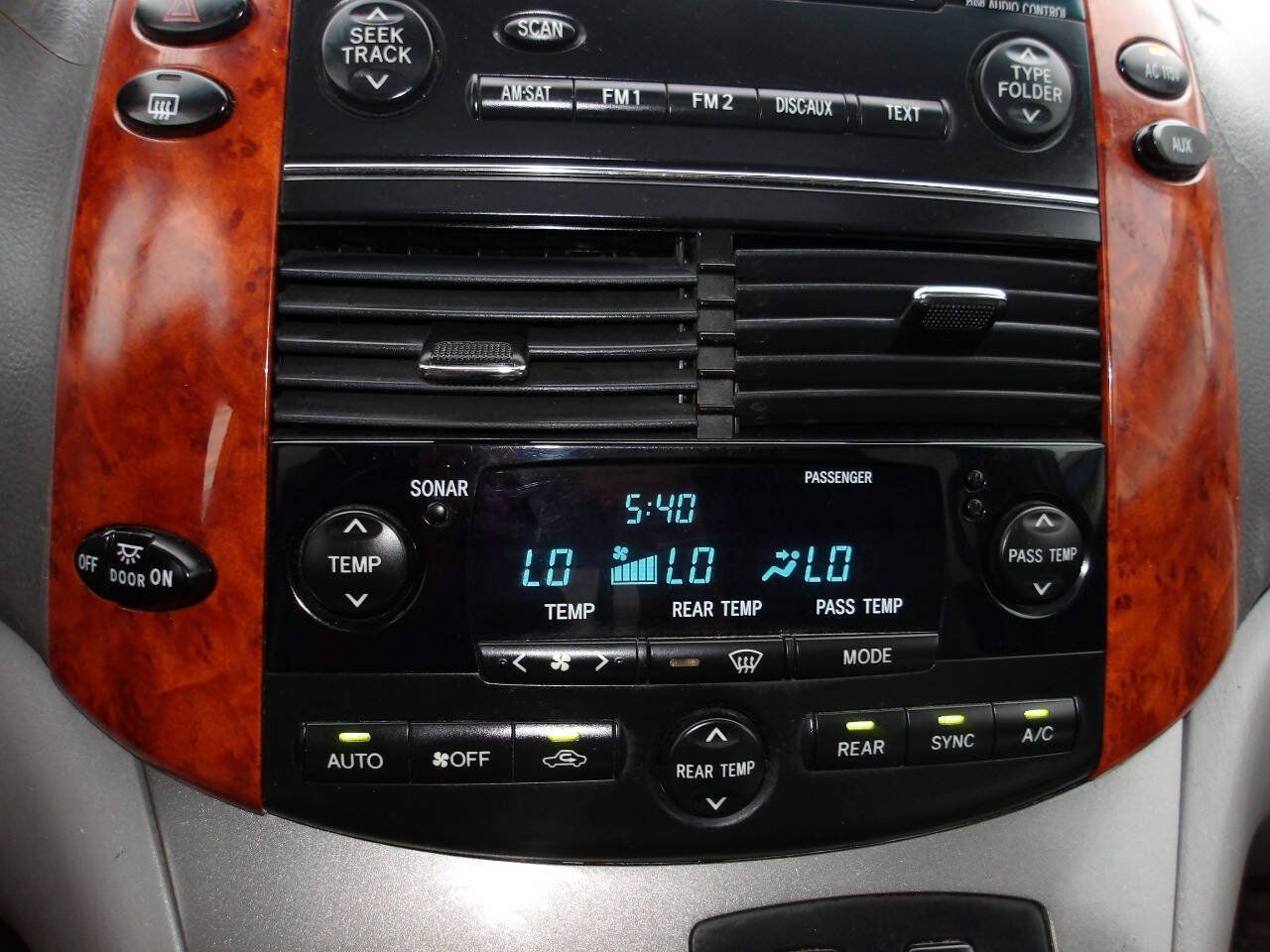 Used 2008 Toyota Sienna XLE Limited w/ XLE Limited Pkg 1 FWD image 12