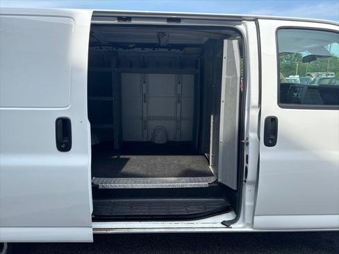 Used 2020 Chevrolet Express 3500 w/ Driver Convenience Package RWD image 19