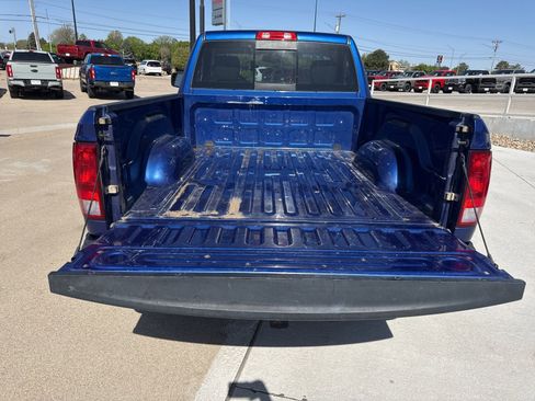 Used 2016 RAM 1500 Express RWD image 5