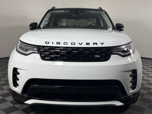 Used 2025 Land Rover Discovery Dynamic SE AWD/4WD image 13