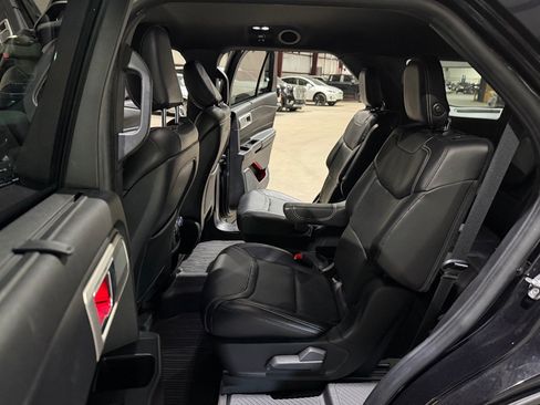 Used 2020 Ford Explorer ST AWD/4WD image 17