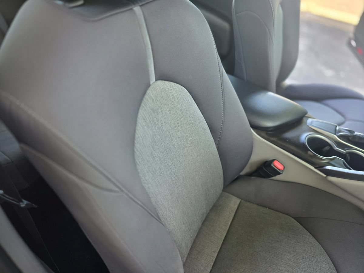 Used 2021 Toyota Camry LE w/ Carpet Mat Package (TMS) FWD image 19