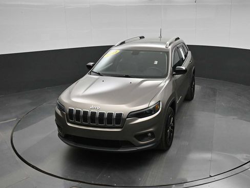 Used 2019 Jeep Cherokee Latitude Plus w/ Comfort/Convenience Group AWD/4WD image 26
