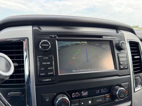 Used 2017 Nissan Titan SL AWD/4WD image 21