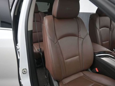 Used 2019 Buick Enclave Avenir w/ Avenir Technology Package AWD/4WD image 21