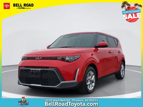 Used 2024 Kia Soul LX w/ Option Group 015 FWD image 1