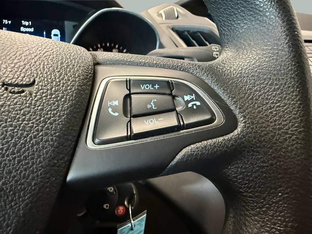 Used 2017 Ford Escape SE FWD image 19