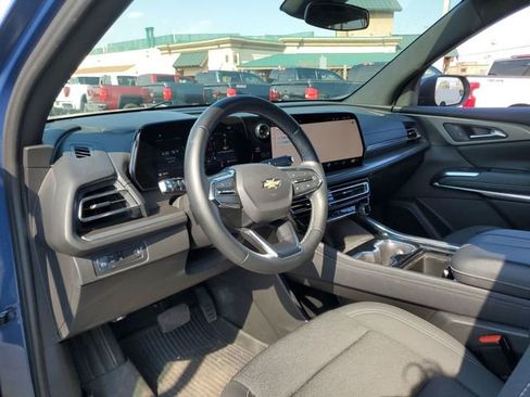 Certified 2024 Chevrolet Traverse LT w/ LPO, Floor Liner Package FWD image 10