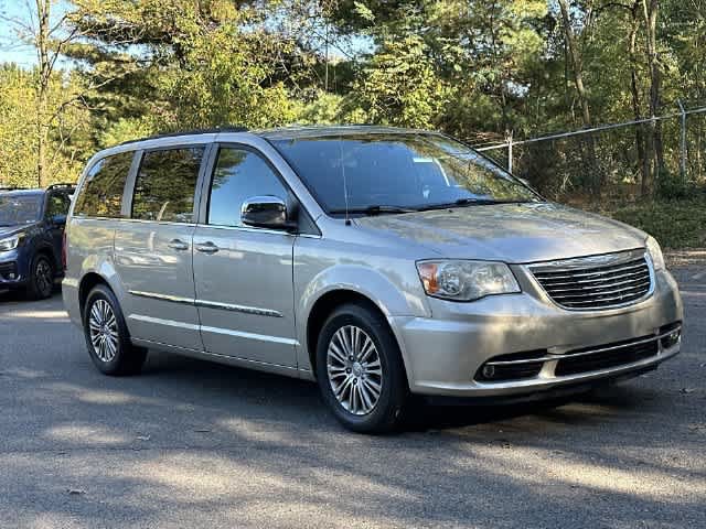 Used 2014 Chrysler Town & Country Touring-L FWD image 27