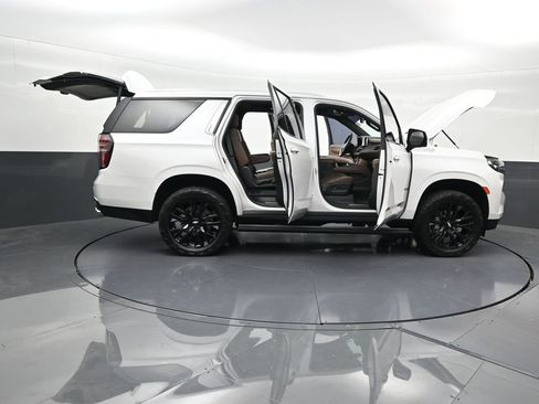 Used 2021 Chevrolet Tahoe High Country w/ Premium Package AWD/4WD image 34