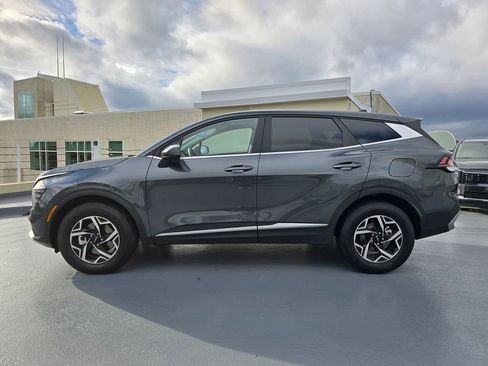 Certified 2024 Kia Sportage LX image 4