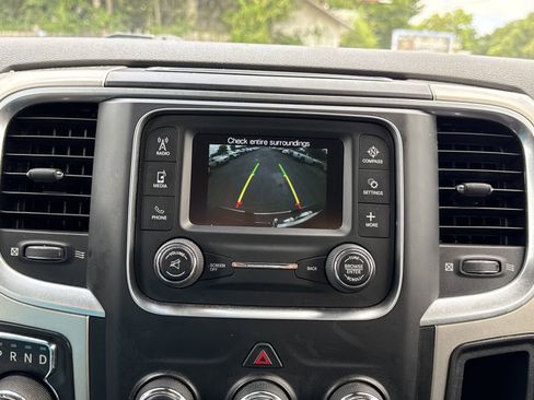Used 2019 RAM 1500 Classic SLT RWD image 21
