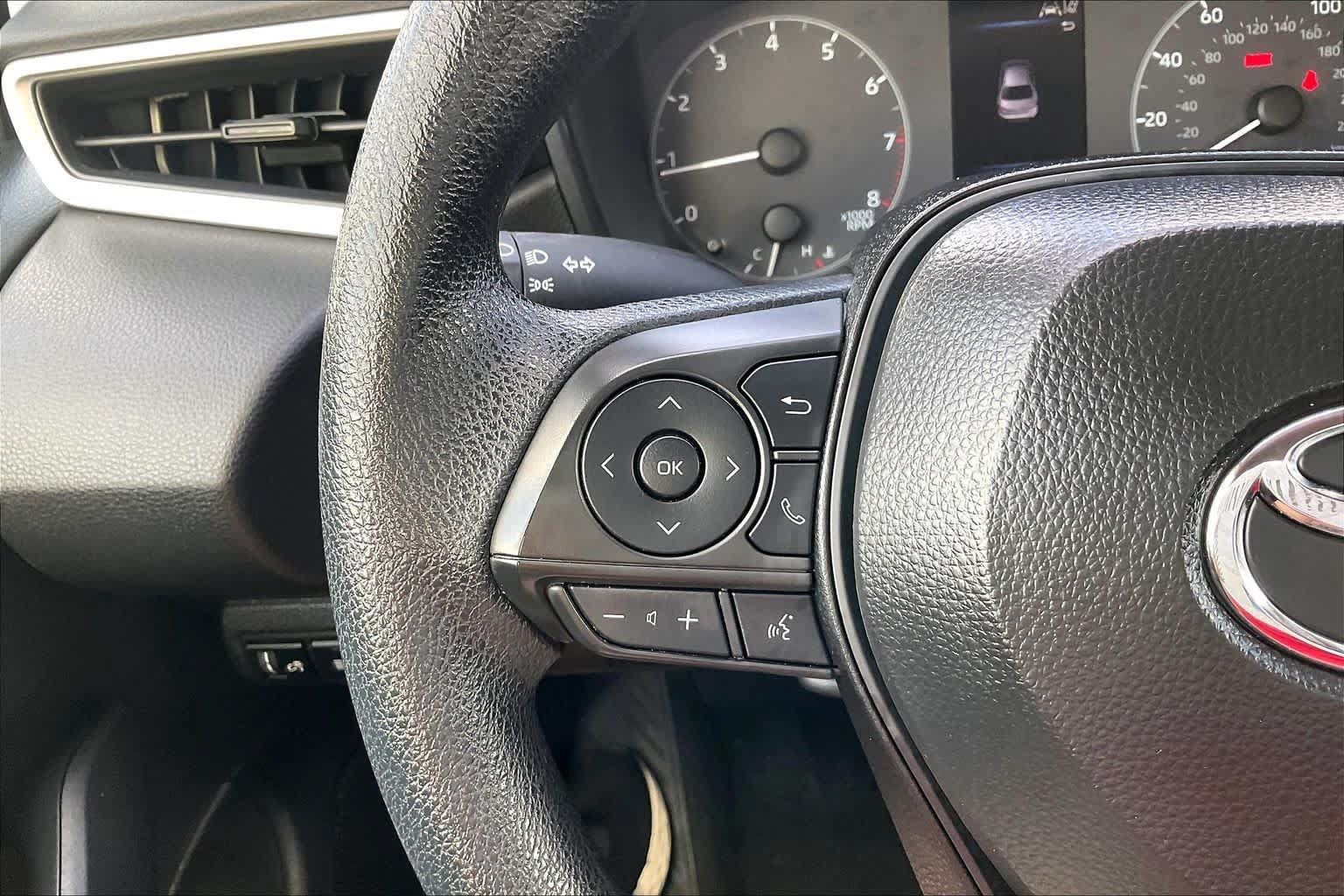 Used 2025 Toyota Corolla LE FWD image 23