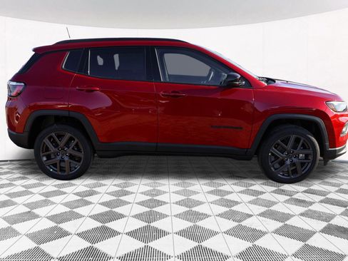 New 2026 Jeep Compass Latitude image 9