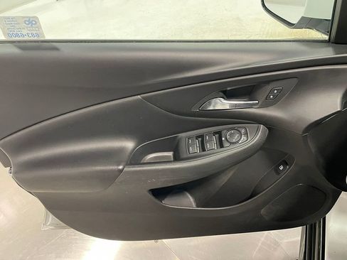 Used 2018 Chevrolet Volt LT image 19