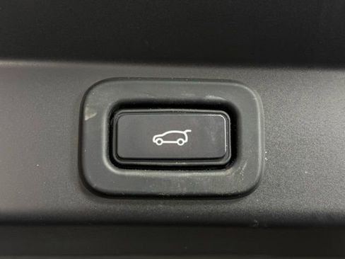 Used 2023 Land Rover Range Rover Sport SE image 19