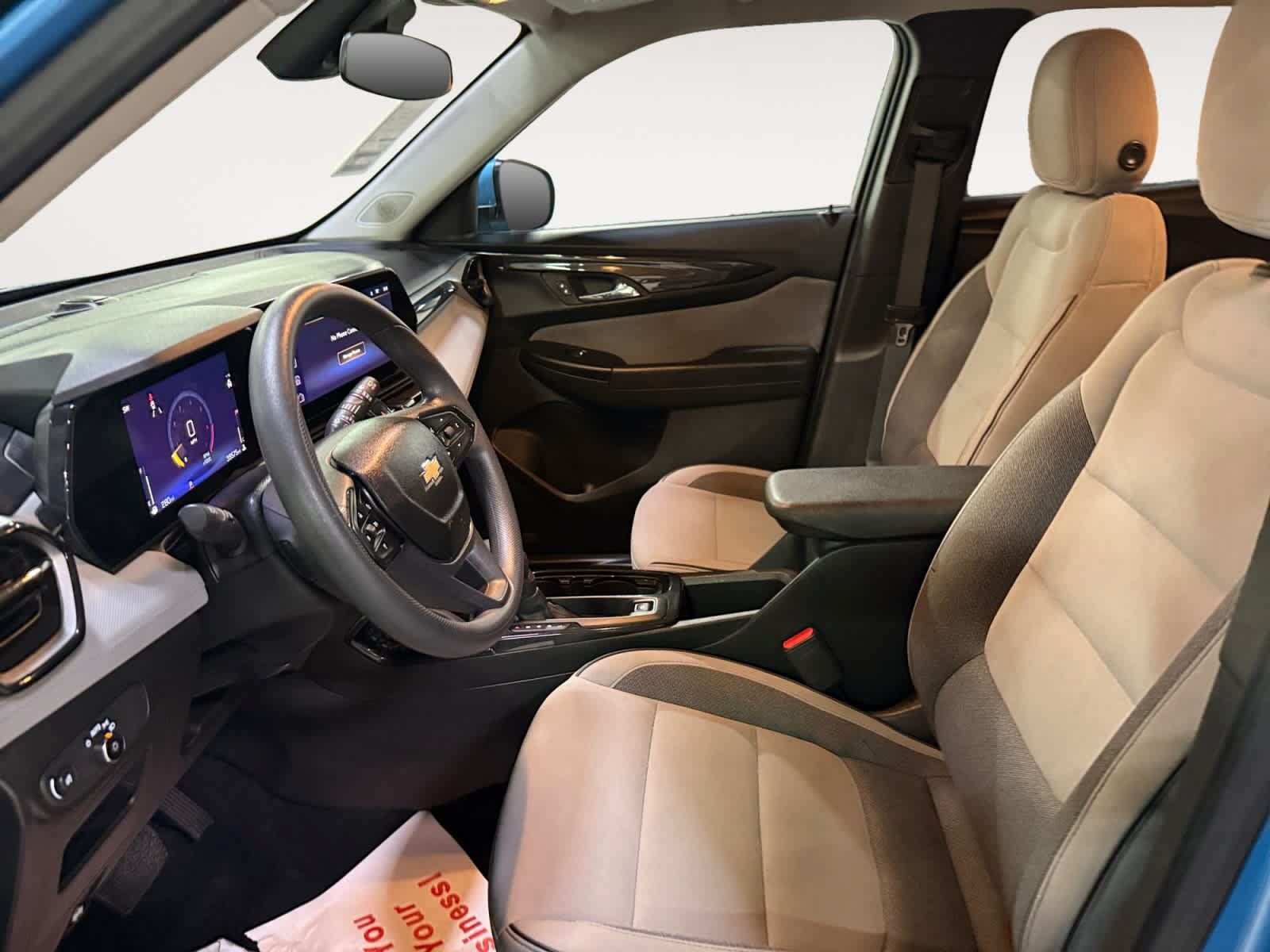 Used 2025 Chevrolet TrailBlazer LT FWD image 15