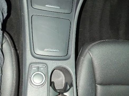 Used 2015 Mercedes-Benz GLA 250 GLA 250 image 24