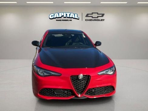 Used 2023 Alfa Romeo Giulia Veloce image 8
